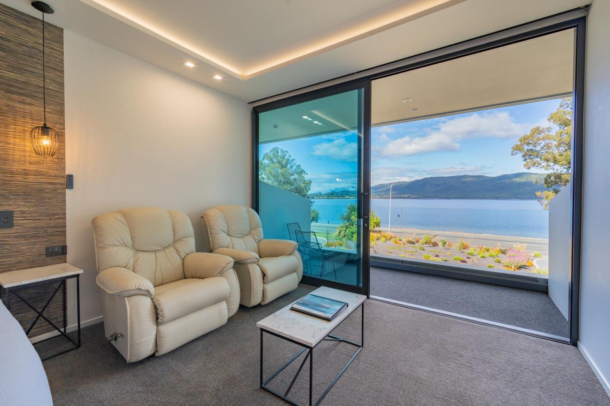 Fiordland Lakeview Motel And Apartments Te Anau Exterior photo